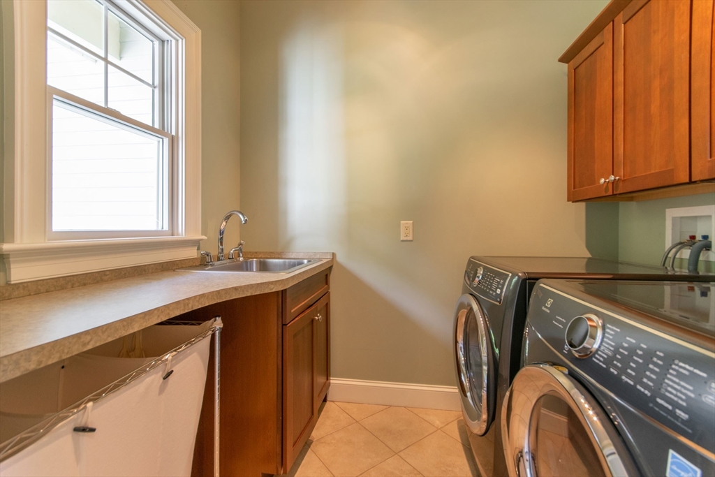 7 Western View Road Holyoke, MA 01040 - Photo 40 of 42