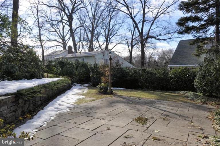 602 Lanark Way Silver Spring, MD 20901 - Photo 20 of 24 a view of a pathway with a yard