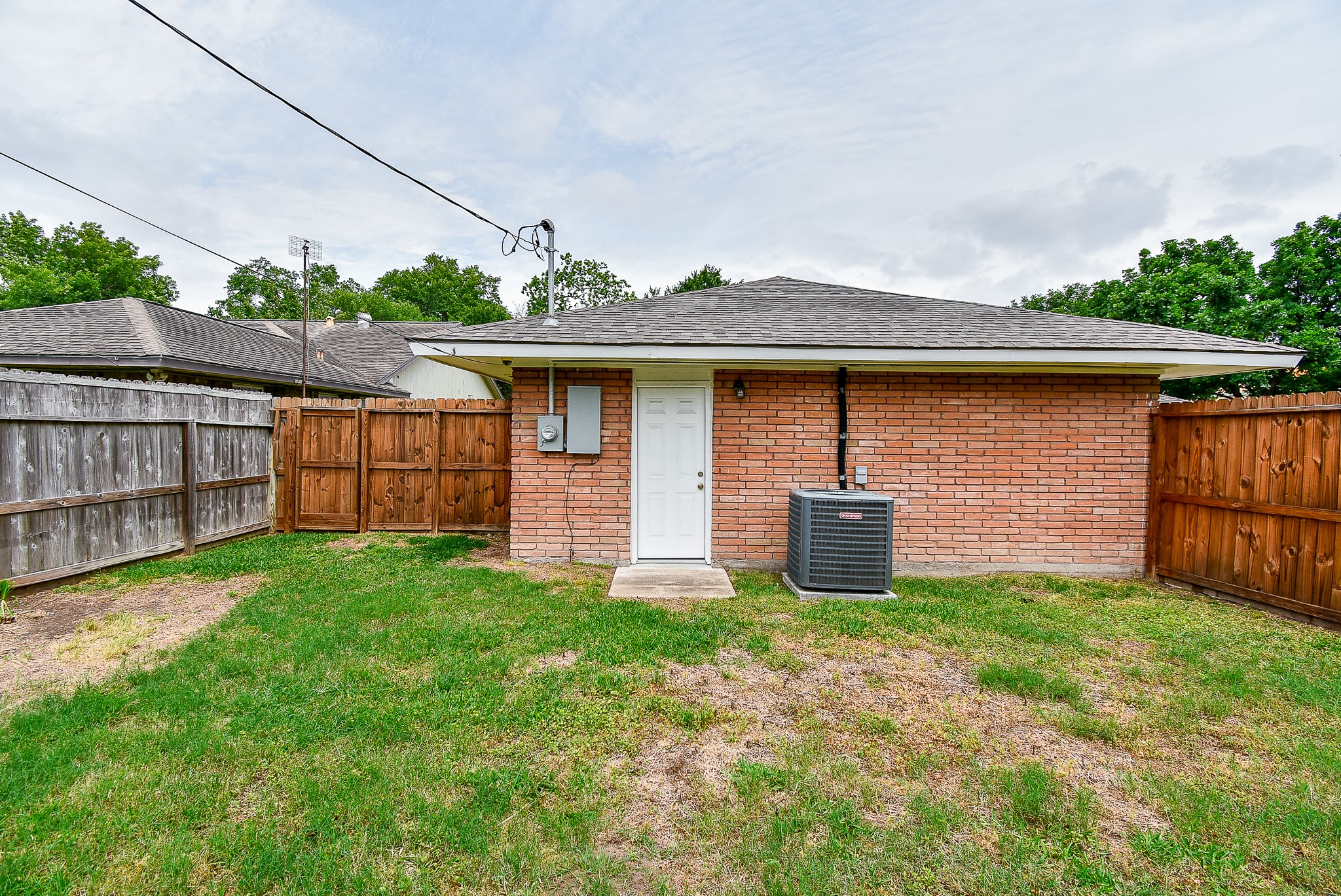 7901 Ridgeview Drive Houston, TX 77055 - Photo 29 of 37 a front view of a house with garden