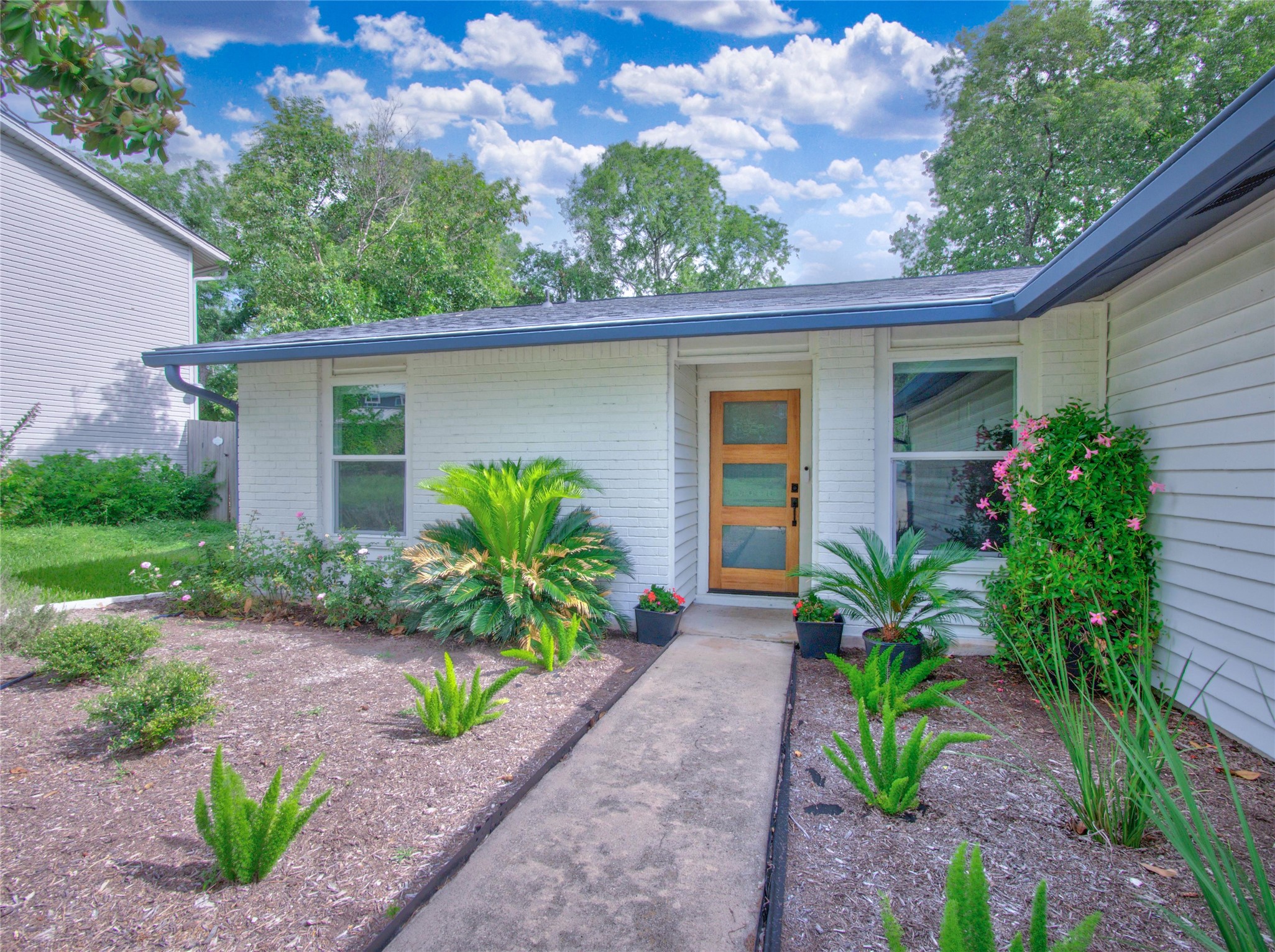 2102 Lear Lane Austin, TX 78745 - Photo 2 of 32