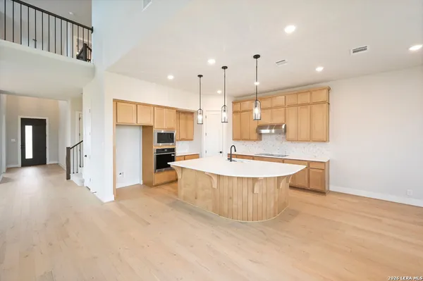 $563,542 | 152 Lacey Oak, Castroville, TX 78009