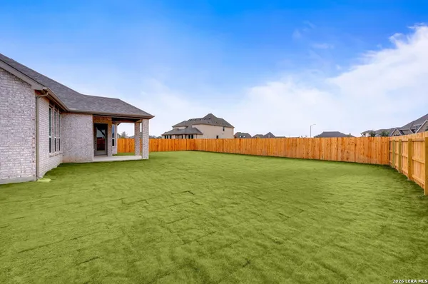 $563,542 | 152 Lacey Oak, Castroville, TX 78009