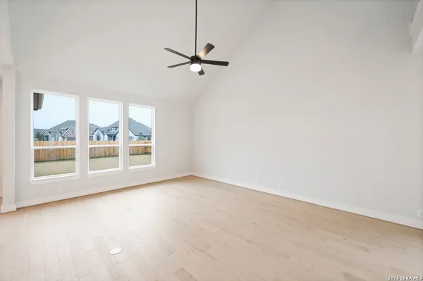 $563,542 | 152 Lacey Oak, Castroville, TX 78009