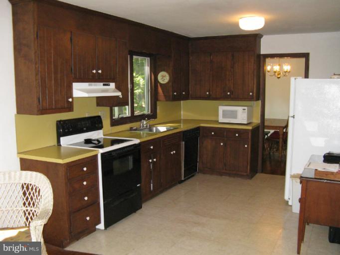 159 Leppo Road Westminster, MD 21158 - Photo 29 of 30 Kitchen