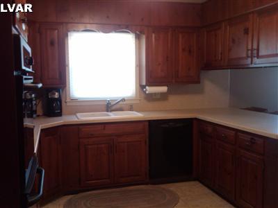 3409 Bridlepath Road Easton, PA 18045 - Photo 11 of 19 Replaced dishwasher, large penninsula breakfast ba