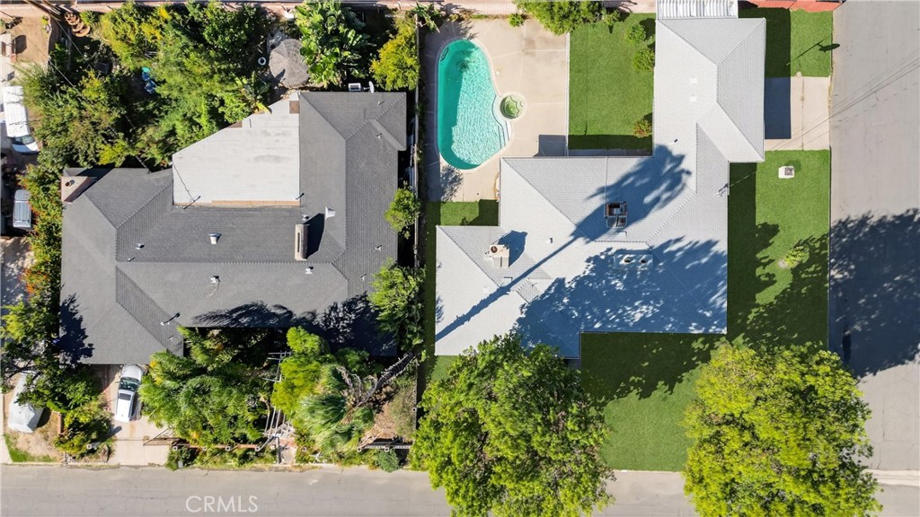 942 North Encina Avenue Rialto, CA 92376 - Photo 42 of 49 an aerial view of a house