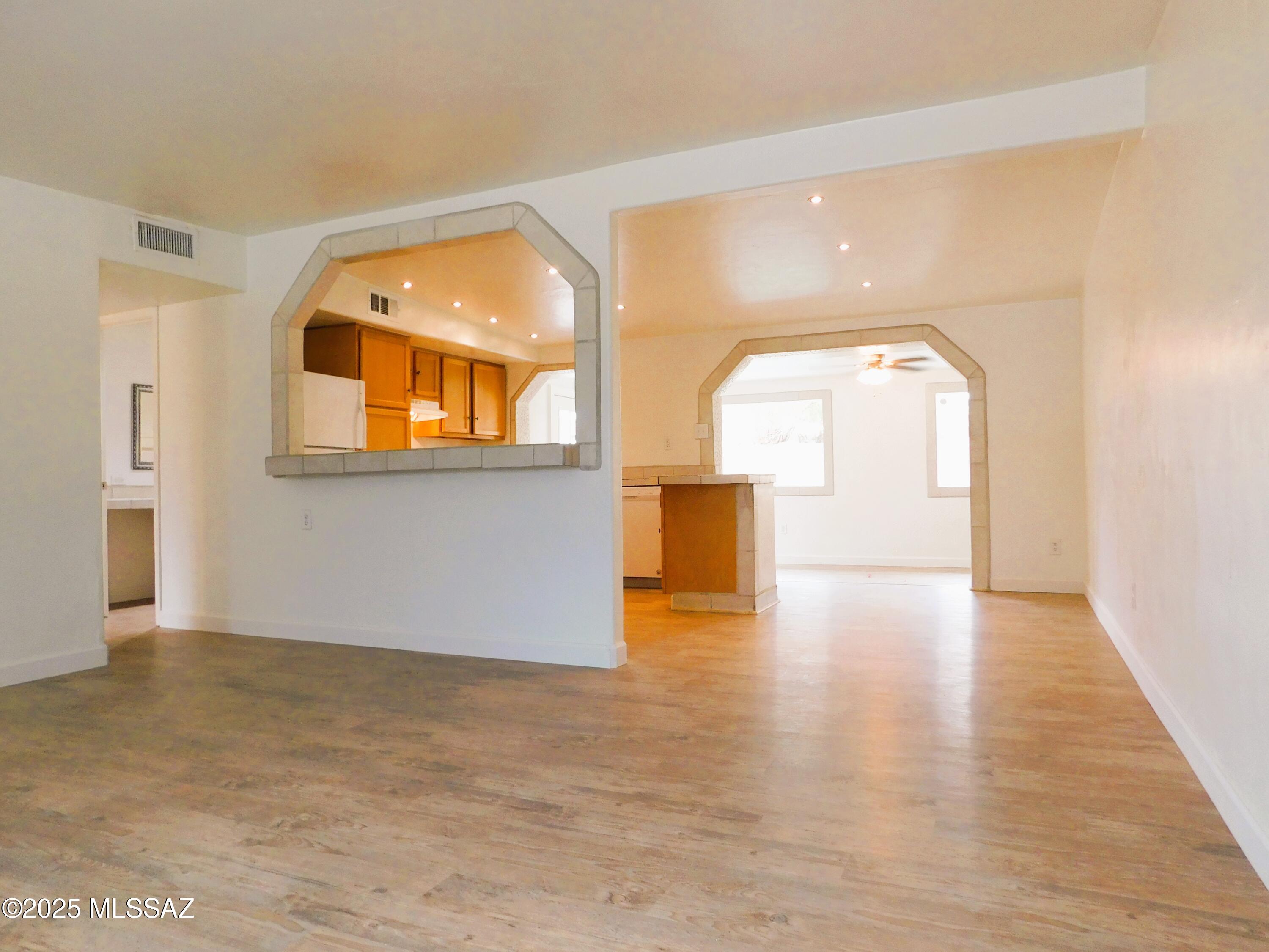 7870 North Thornydale Road Tucson, AZ 85741 - Photo 5 of 31