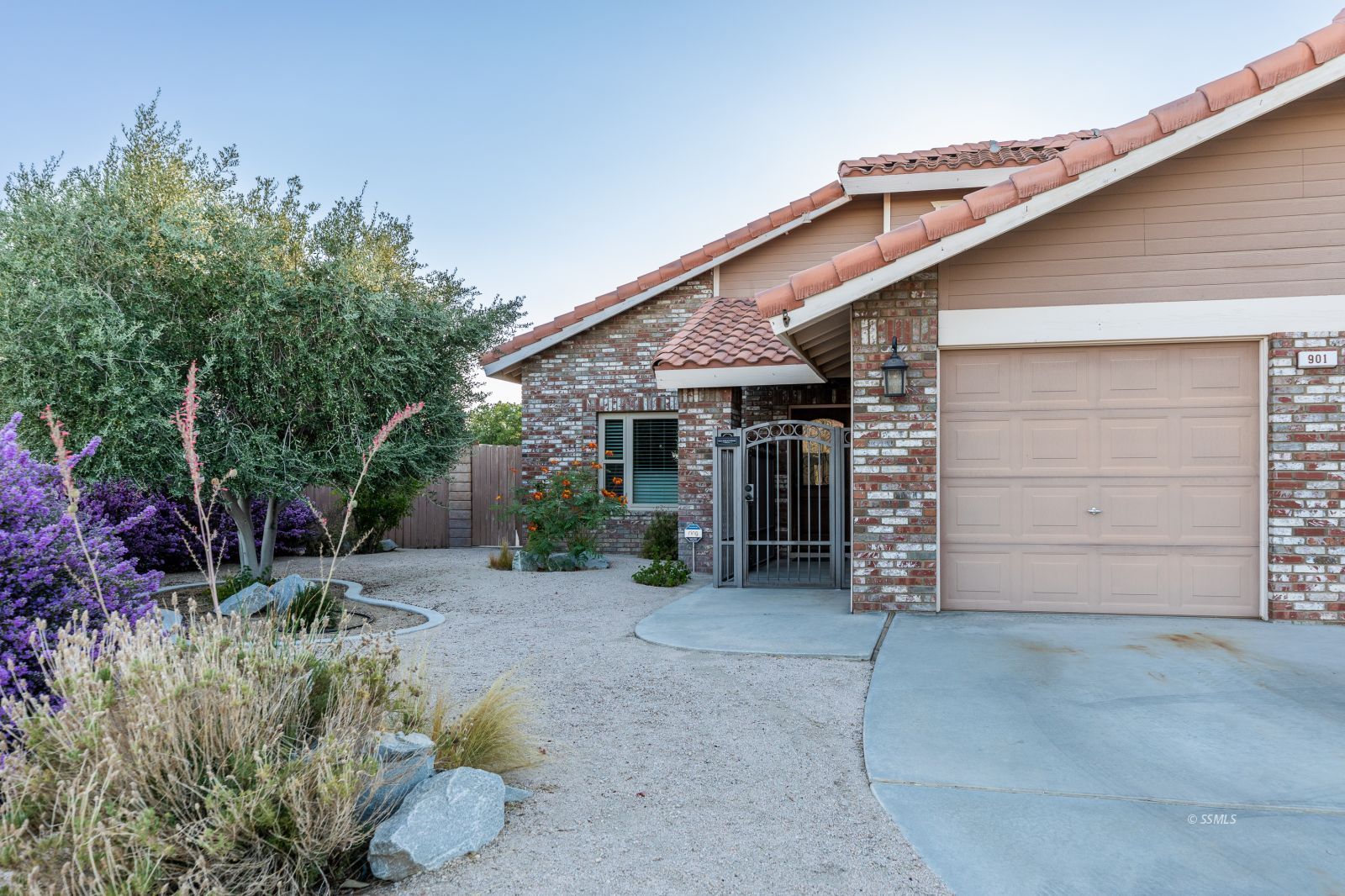 901 North Inyo Street Ridgecrest, CA 93555 - Photo 4 of 39