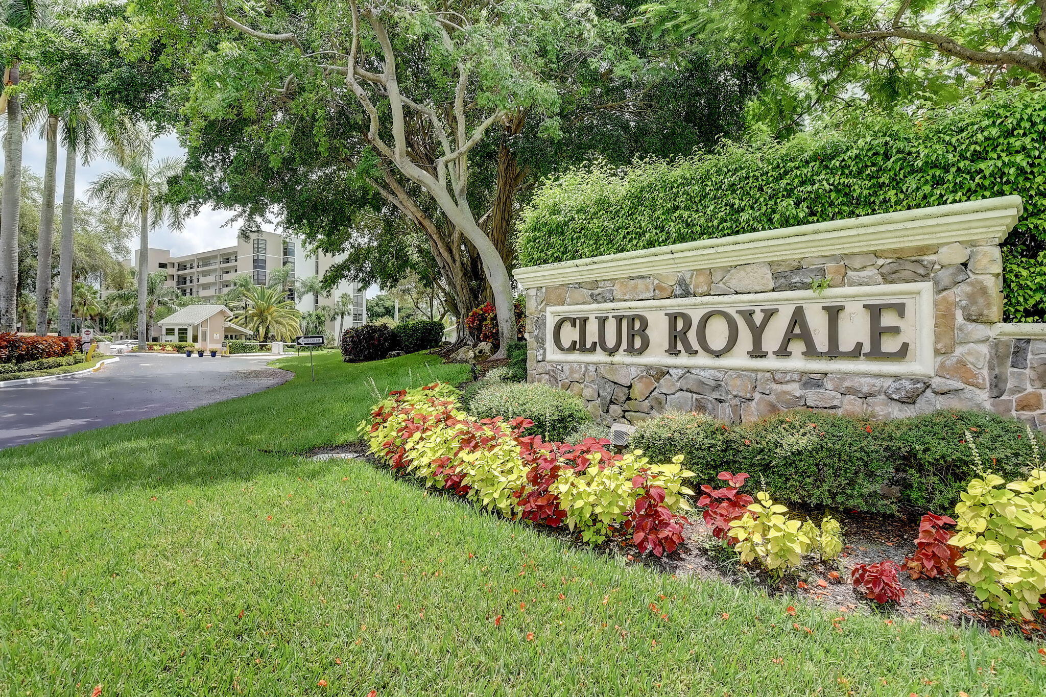 6562 Boca Del Mar Drive, Unit 326 Boca Raton, FL 33433 - Photo 19 of 25 a view of sign board and yard
