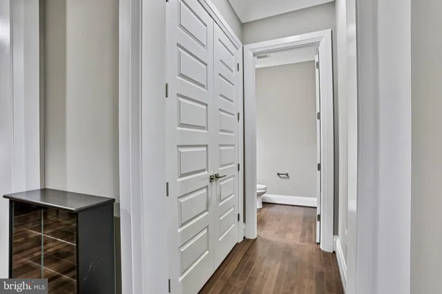 a view of walk in closet