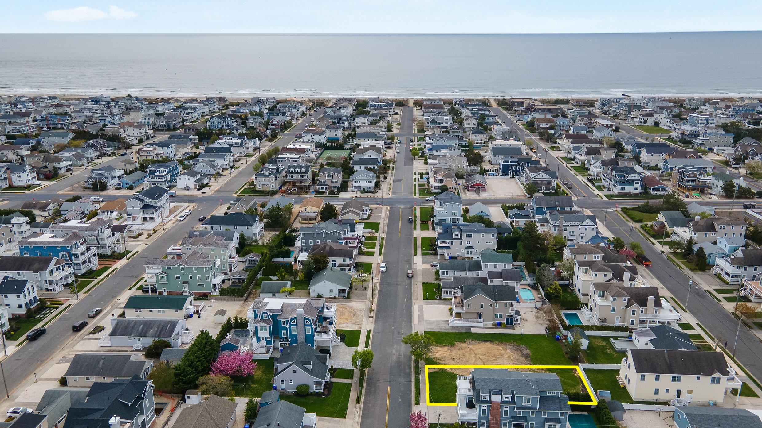 178 19th Avalon, NJ 08202 - Photo 2 of 2 an aerial view of multiple house