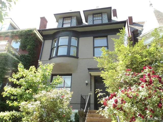 $1,000 | 4910 Washington Avenue, Unit 2, St. Louis, MO 63108
