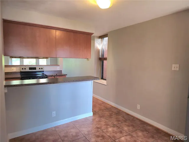 $1,000 | 4910 Washington Avenue, Unit 2, St. Louis, MO 63108