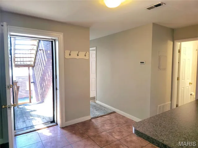 $1,000 | 4910 Washington Avenue, Unit 2, St. Louis, MO 63108