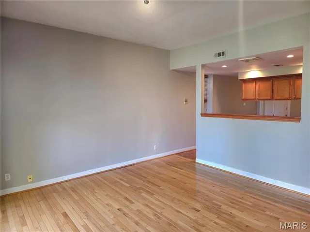 $1,000 | 4910 Washington Avenue, Unit 2, St. Louis, MO 63108