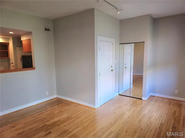 $1,000 | 4910 Washington Avenue, Unit 2, St. Louis, MO 63108