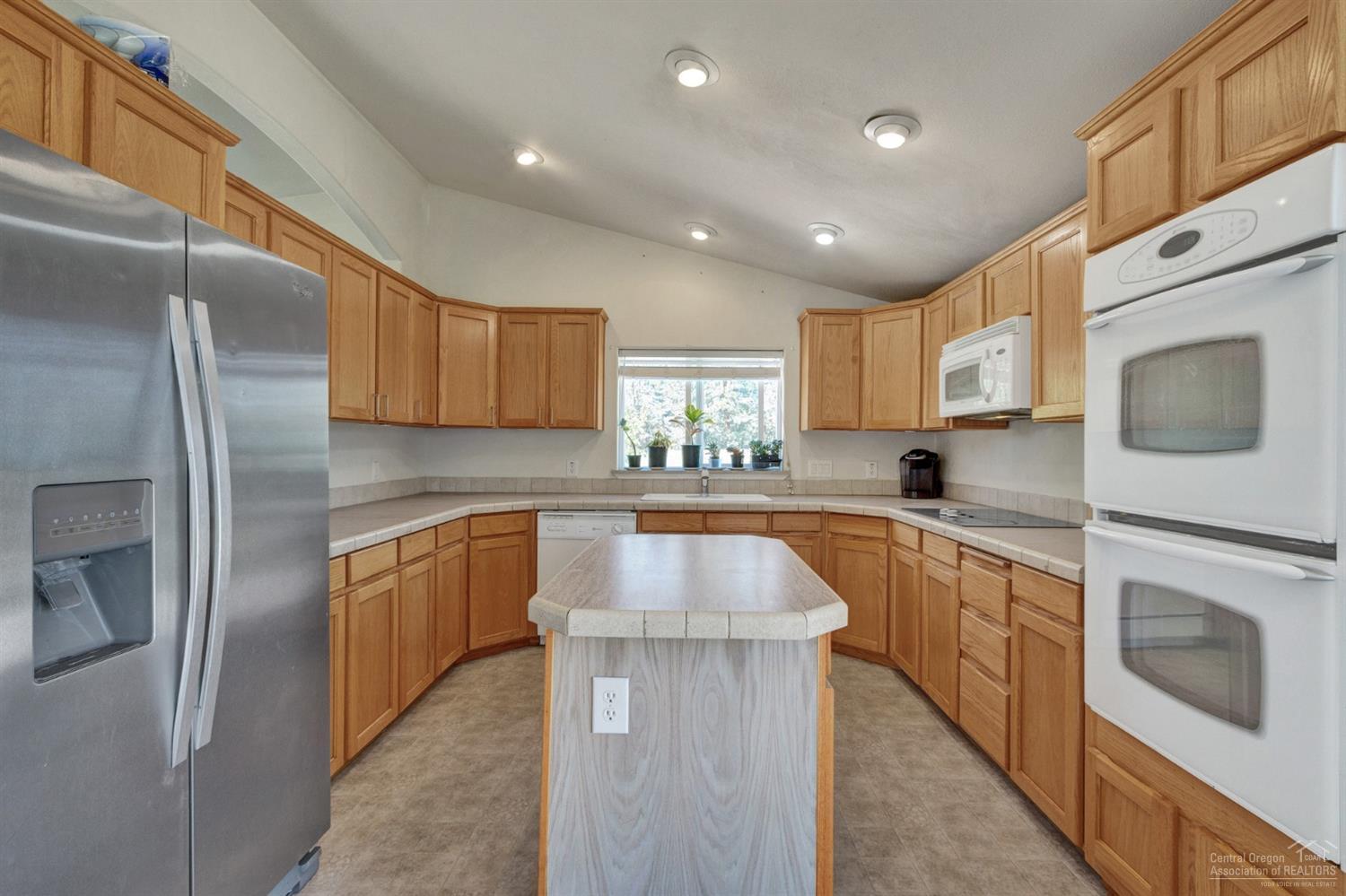 67252 Gist Road Bend, OR 97703 - Photo 9 of 24 Additional Photo