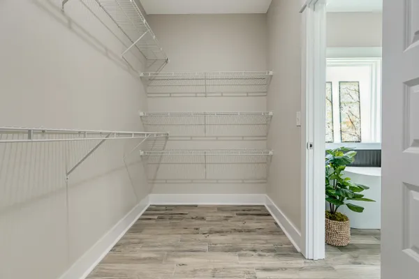 a picture of a bench in the window