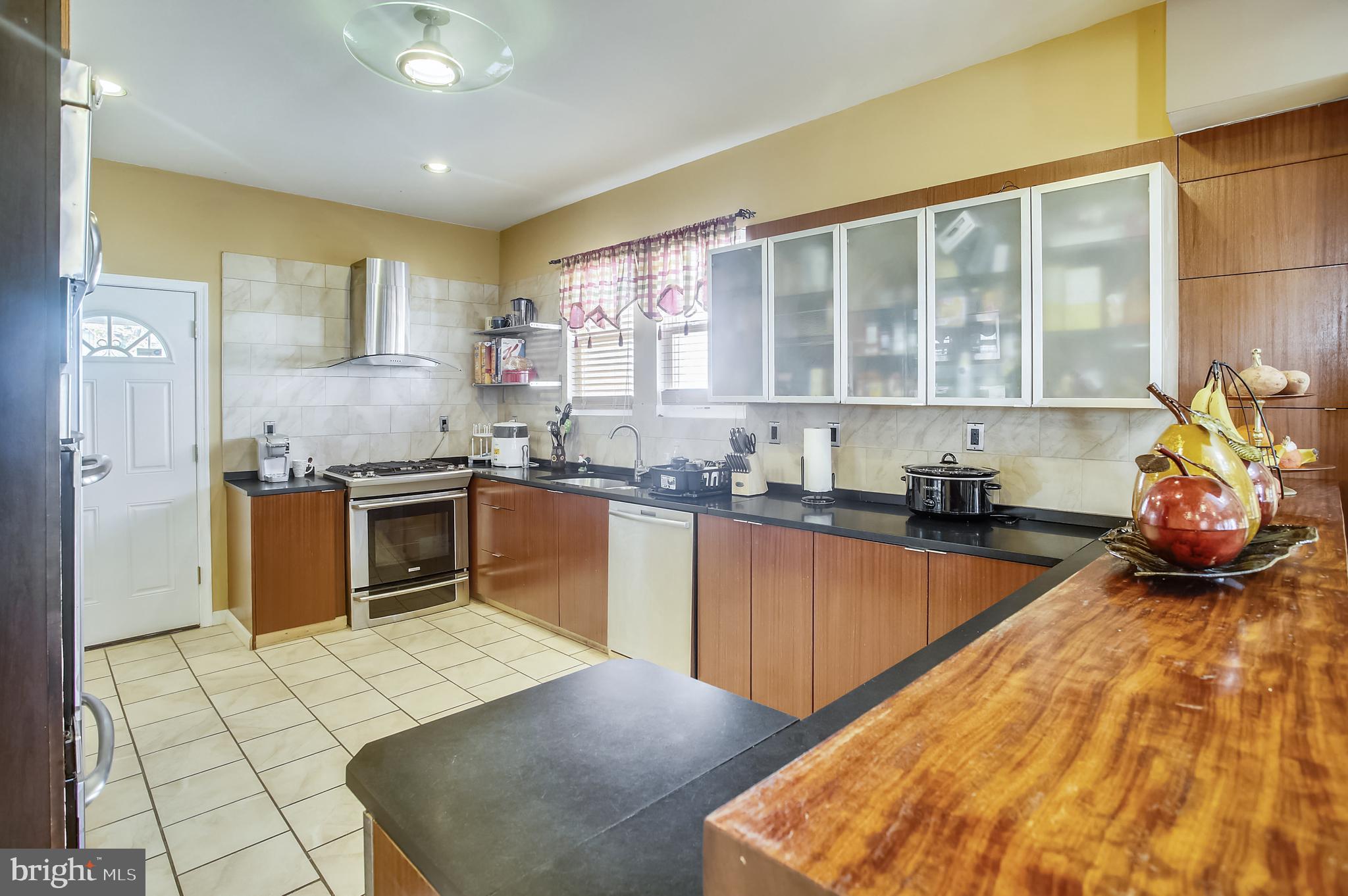 2804 Allendale Road Baltimore, MD 21216 - Photo 11 of 29