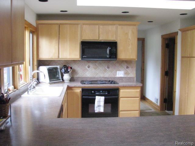 4625 37 Mile Road Romeo, MI 48065 - Photo 7 of 37 #7 Kitchen.jpg
