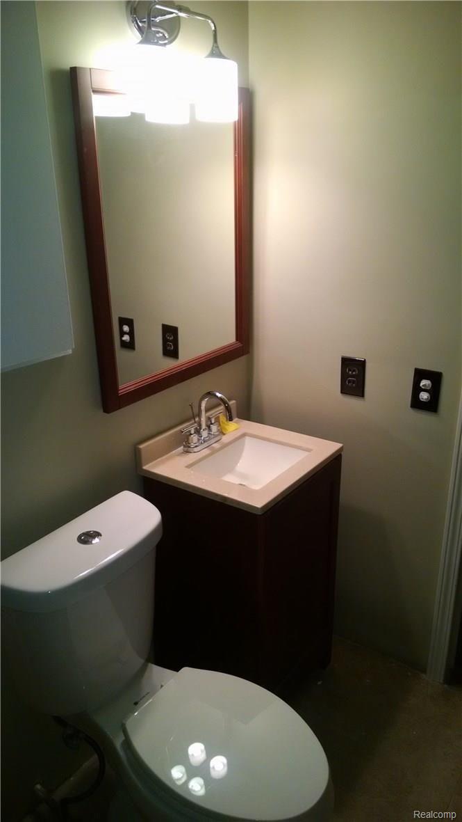 16773 Sunderland Road Detroit, MI 48219 - Photo 17 of 27 Newmasterbath.jpg