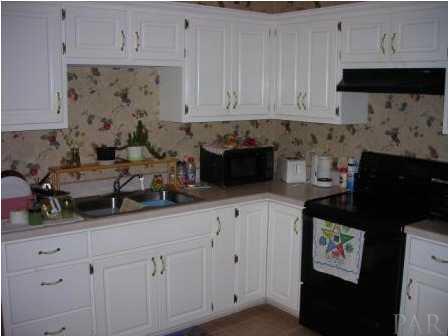 9491 American Farms Road Milton, FL 32583 - Photo 2 of 10 Kitchen/Dining Combo