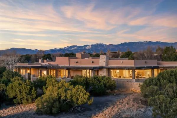 $3,850,000 | 5 Penasco Circle, Santa Fe, NM 87506