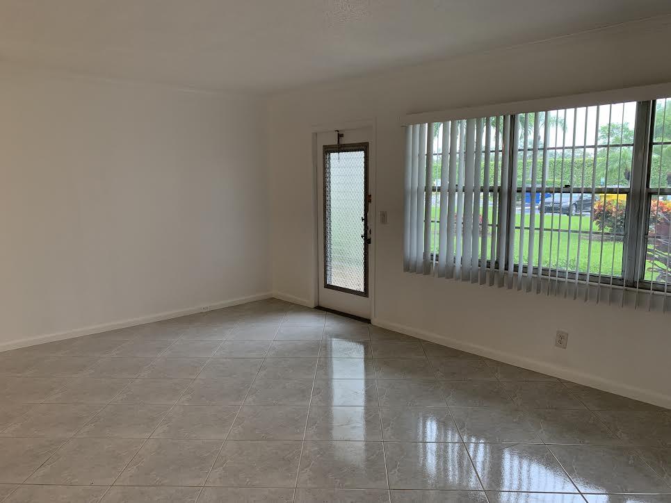 559 Mansfield M Boca Raton, FL 33434 - Photo 3 of 12 0-7