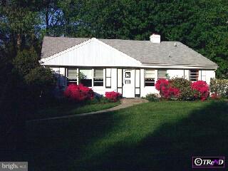 820 Suffolk Road Rydal, PA 19046 - Photo 1 of 1 front view of a house with a yard