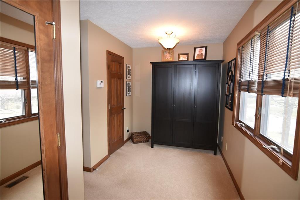 682 Ridgeview Lane Columbus, IN 47201 - Photo 12 of 18 Gallery Image 12