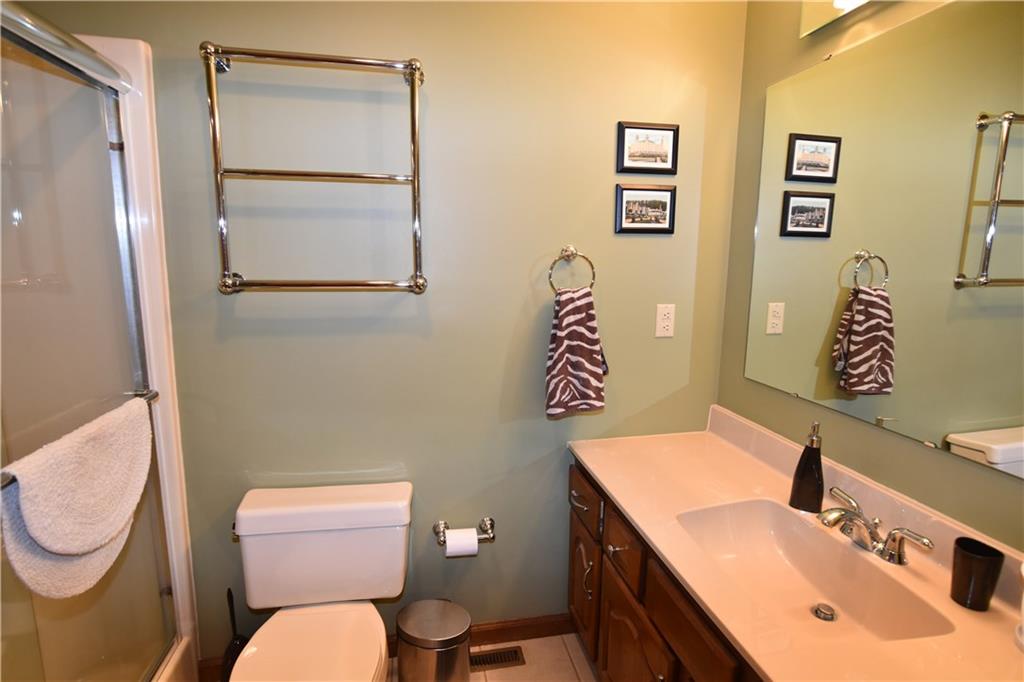 682 Ridgeview Lane Columbus, IN 47201 - Photo 13 of 18 Gallery Image 13