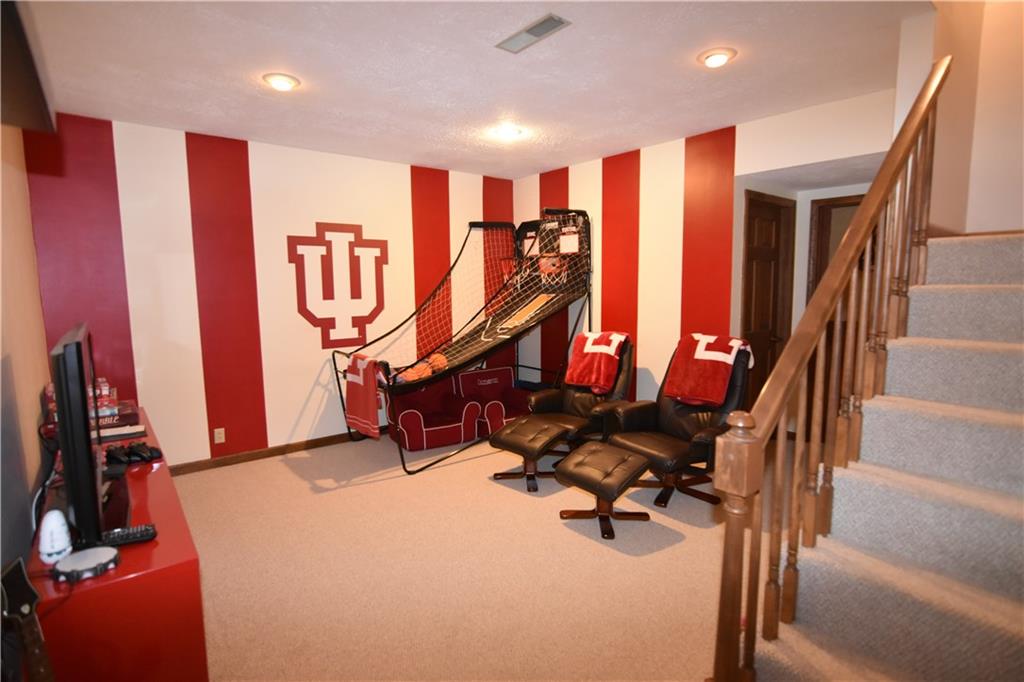 682 Ridgeview Lane Columbus, IN 47201 - Photo 16 of 18 Gallery Image 16