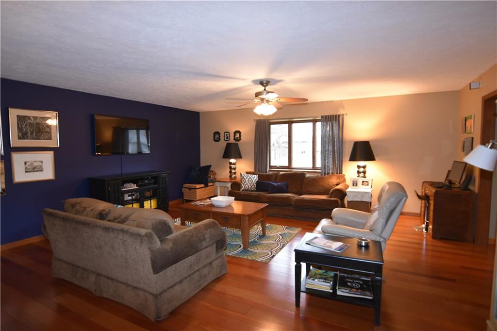 682 Ridgeview Lane Columbus, IN 47201 - Photo 8 of 18 Gallery Image 8