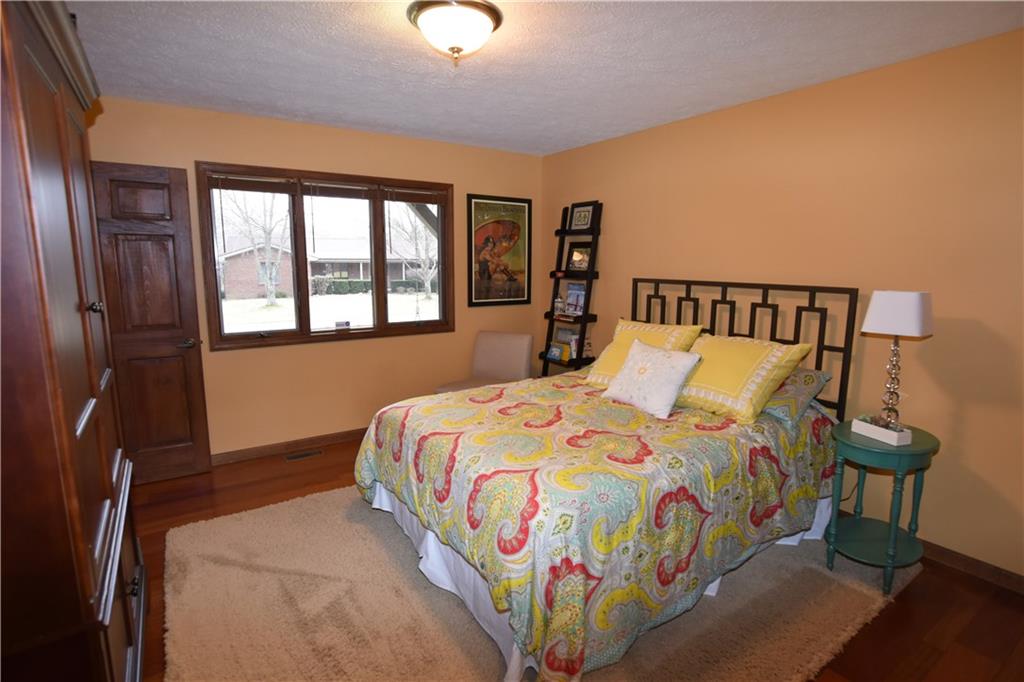 682 Ridgeview Lane Columbus, IN 47201 - Photo 10 of 18 Gallery Image 10