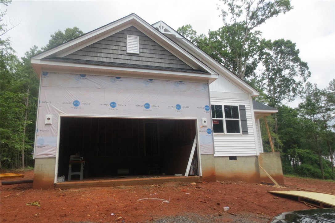 122 Lakeside Drive Anderson, SC 29621 - Photo 2 of 9 Gallery Image 2