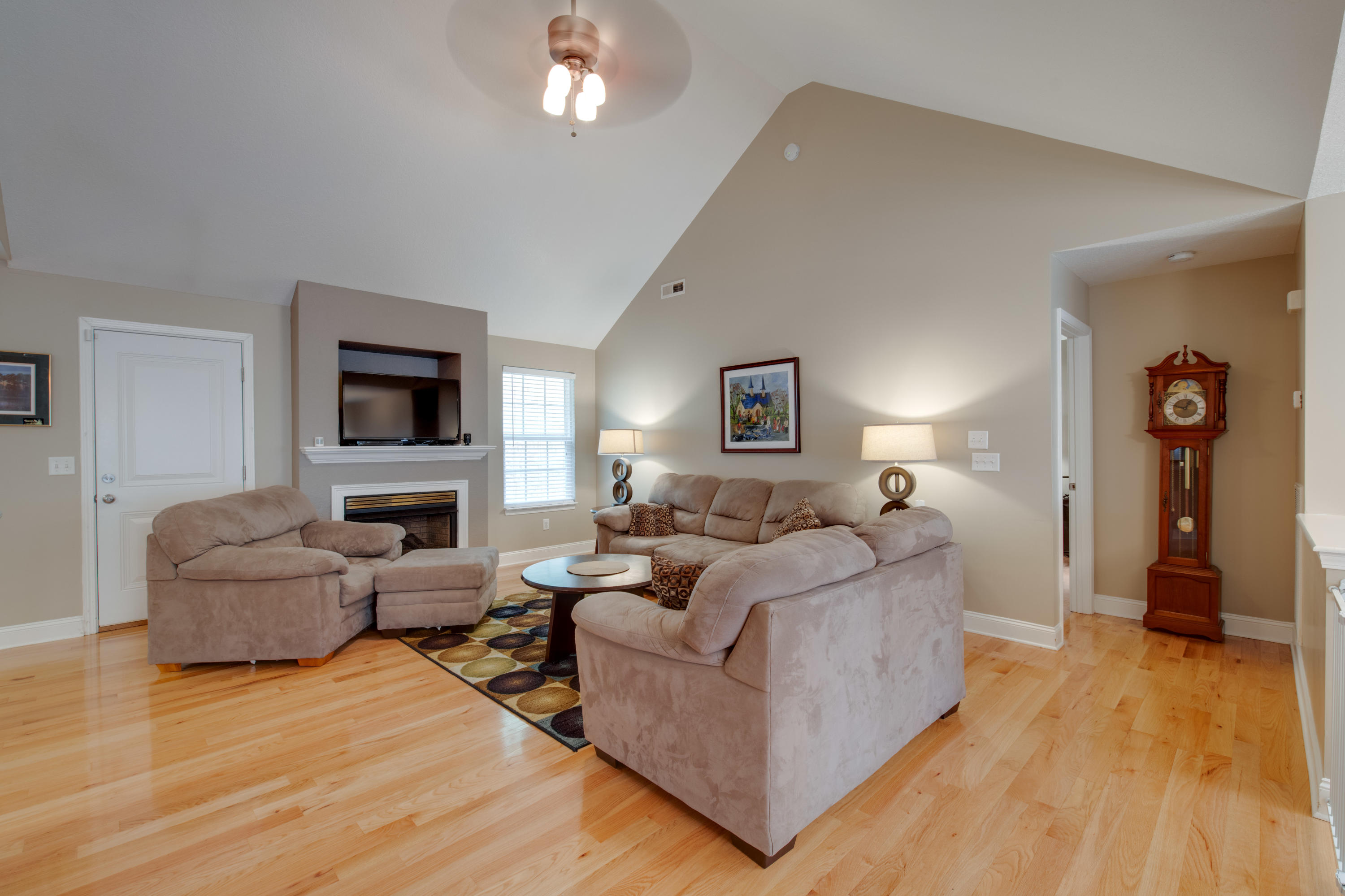4716 Gann Store Road Hixson, TN 37343 - Photo 9 of 39 Vaulted Ceilings