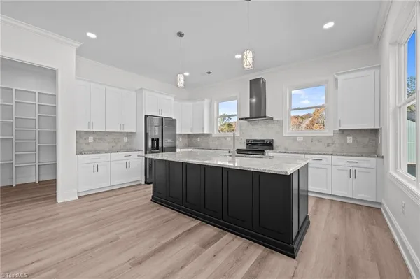 $698,900 | 1168 Riverside Drive, Lexington, NC 27292