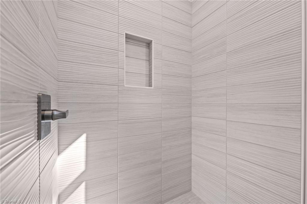 1168 Riverside Drive Lexington, NC 27292 - Photo 27 of 50 Stunning Shower