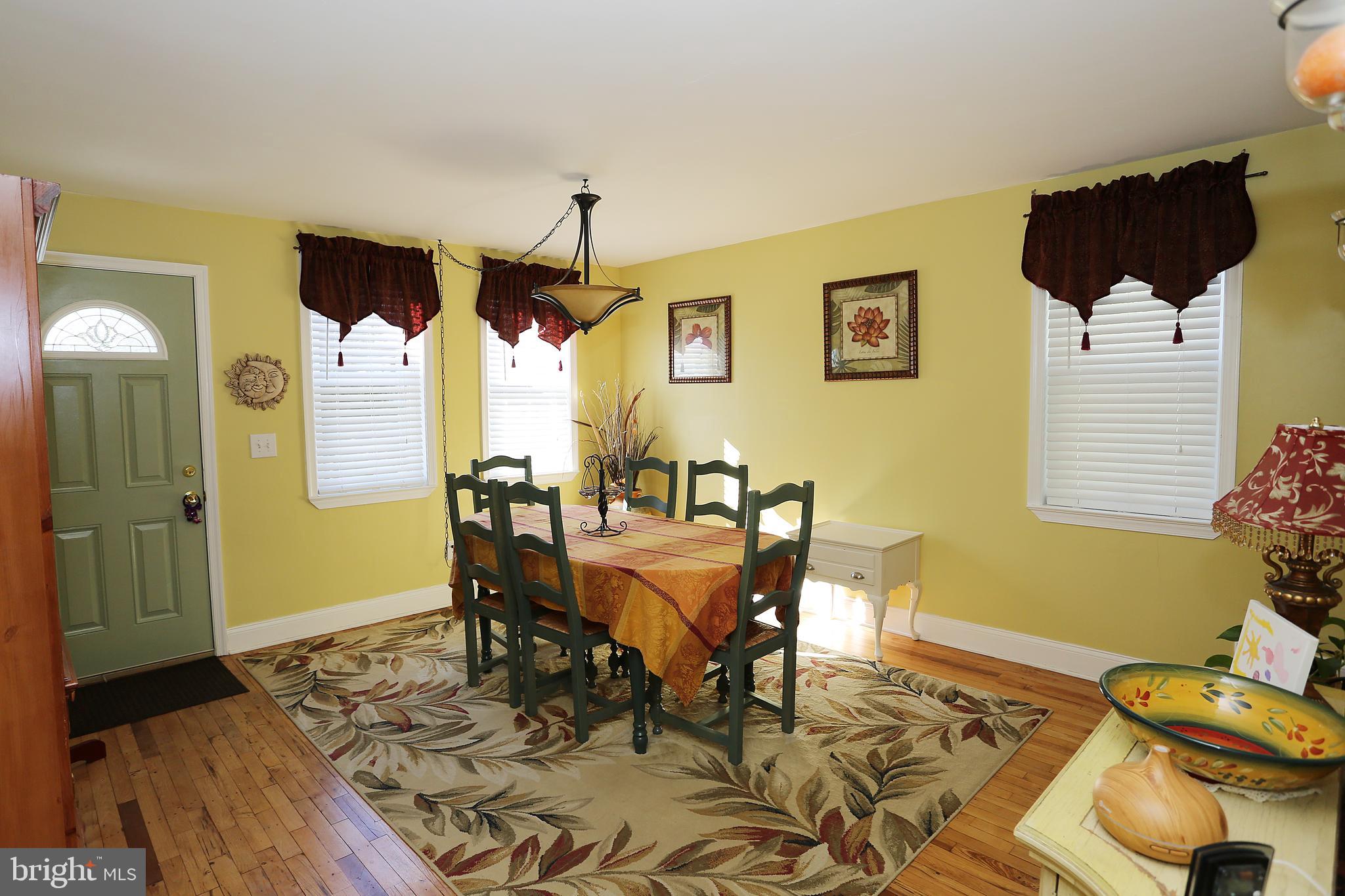 1676 Yakona Road Baltimore, MD 21286 - Photo 3 of 23 Gallery Image 3
