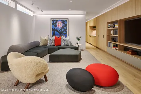 a view of workspace with workspace