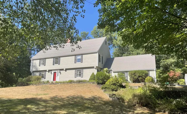 $850,000 | 2 Toon Lane, Lee, NH 03861