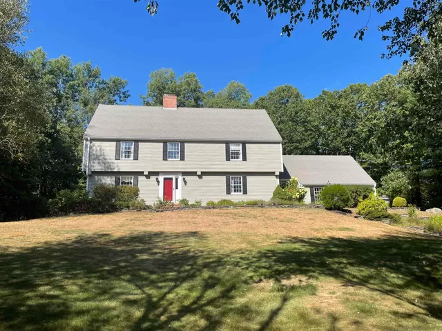 $850,000 | 2 Toon Lane, Lee, NH 03861
