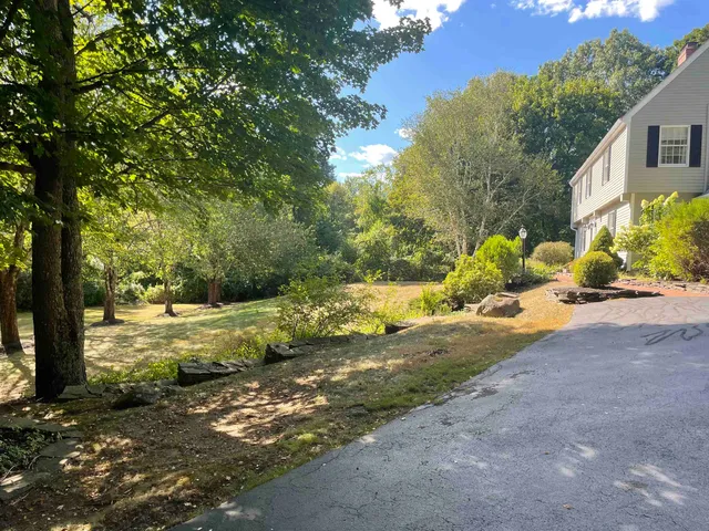 $850,000 | 2 Toon Lane, Lee, NH 03861