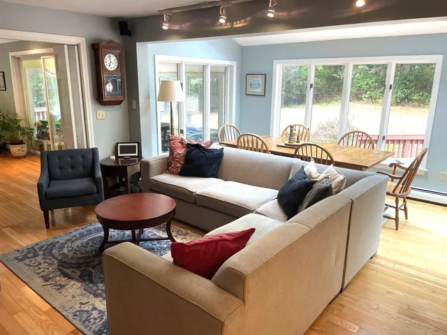 $850,000 | 2 Toon Lane, Lee, NH 03861