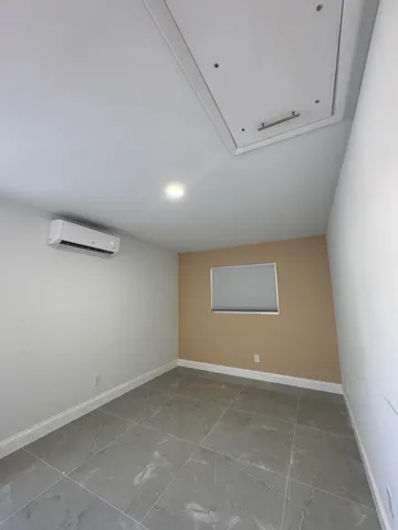 $1,200 | 441 San Mateo Drive, Palm Springs, FL 33461