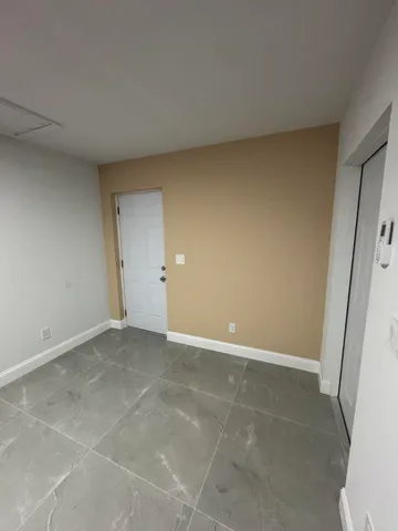 $1,200 | 441 San Mateo Drive, Palm Springs, FL 33461