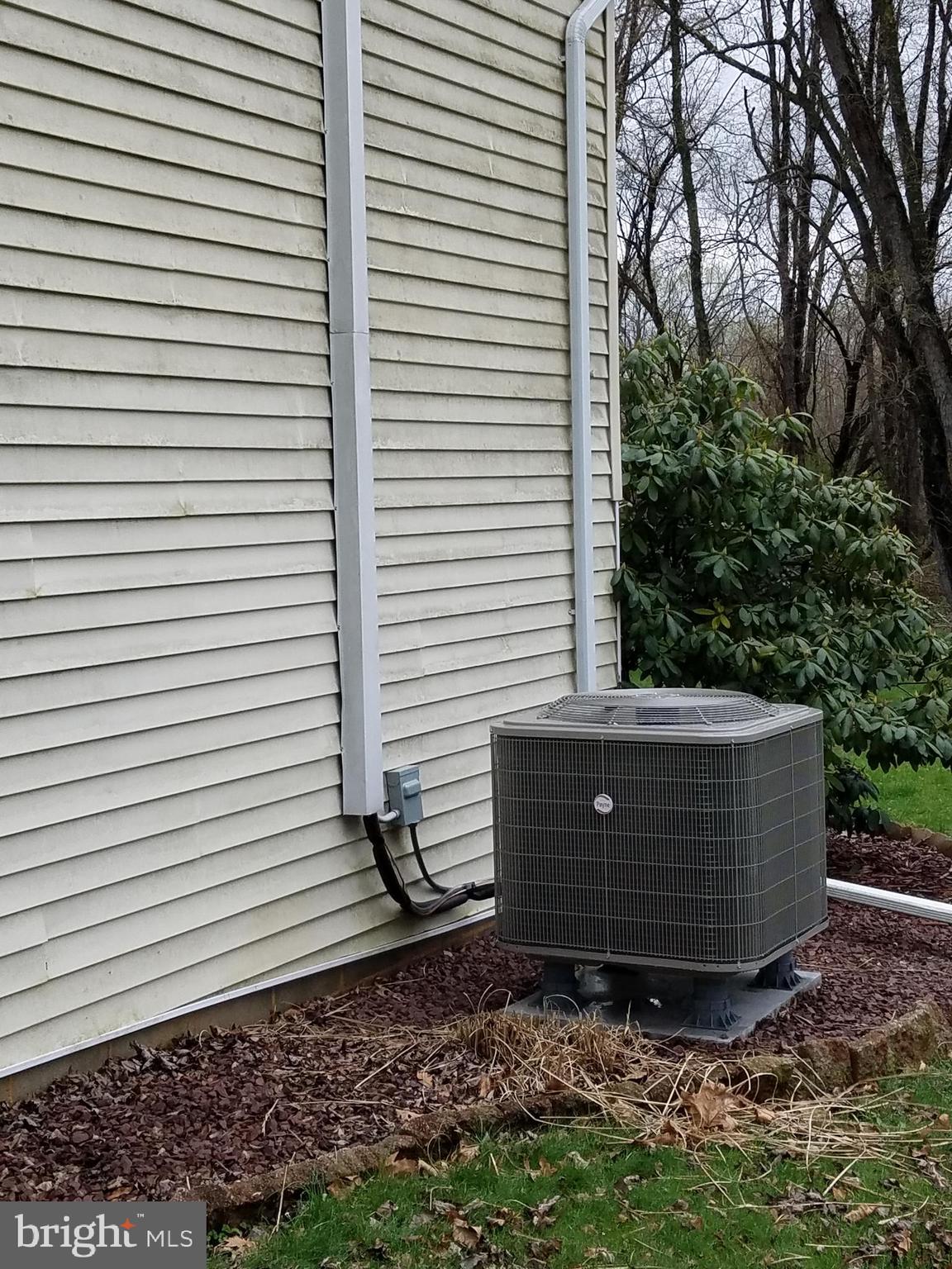 12 Raspberry Drive Mechanicsburg, PA 17050 - Photo 3 of 9 Gallery Image 3