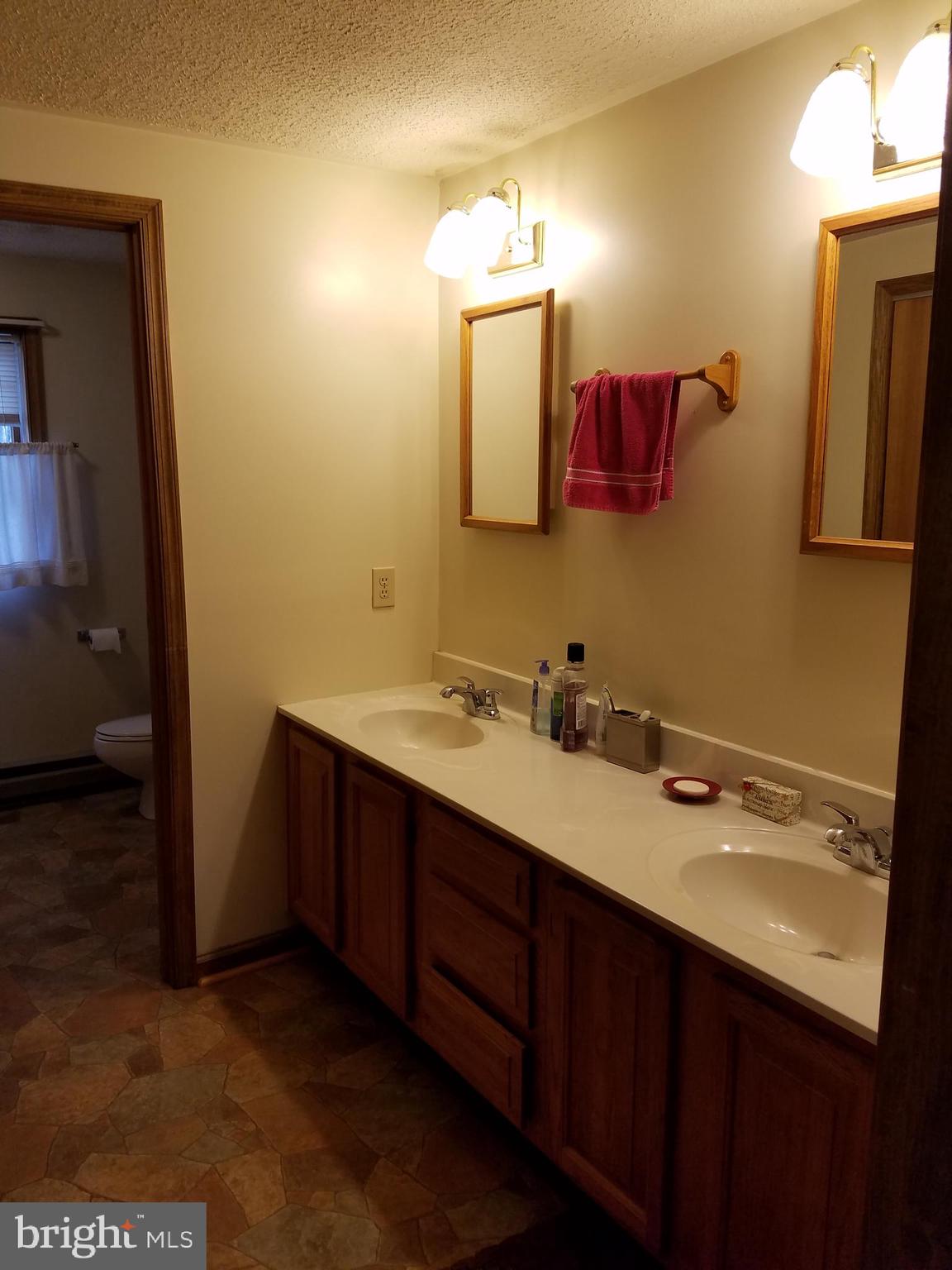 12 Raspberry Drive Mechanicsburg, PA 17050 - Photo 8 of 9 Gallery Image 8