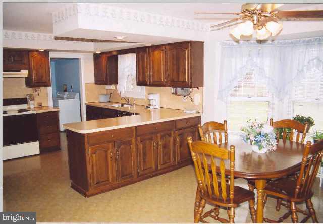 3541 Cimmeron Road York, PA 17402 - Photo 2 of 8 Gallery Image 2