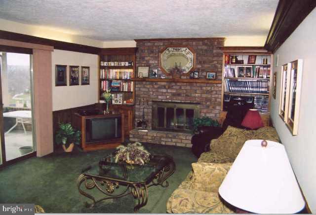 3541 Cimmeron Road York, PA 17402 - Photo 4 of 8 Gallery Image 4